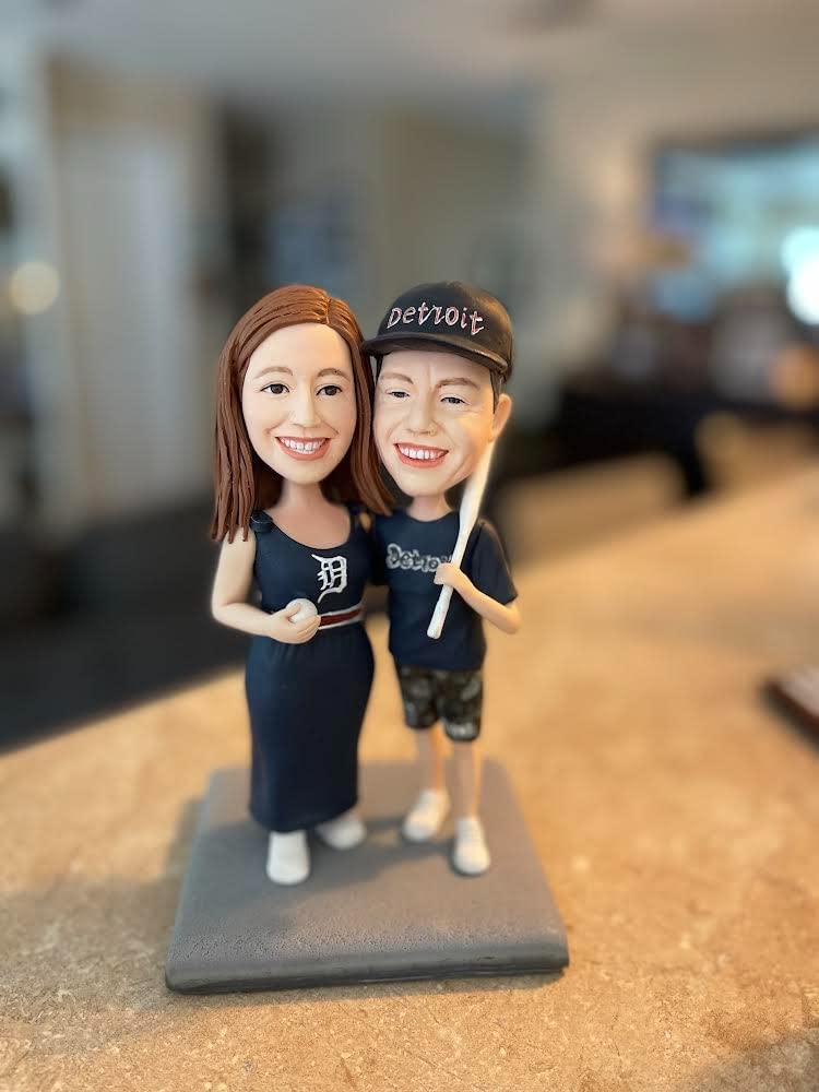 Fully Customizable 2 person Custom Bobblehead With Engraved Text